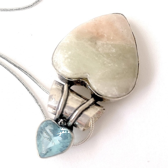 2 inch,Aqua Seraphinite and Blue Topaz 925 marked pendant on a silver chain - Picture 4 of 5